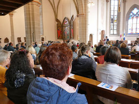 Vorstellung der Kommunionkinder in St. Crescentius (Foto: Karl-Franz Thiede)